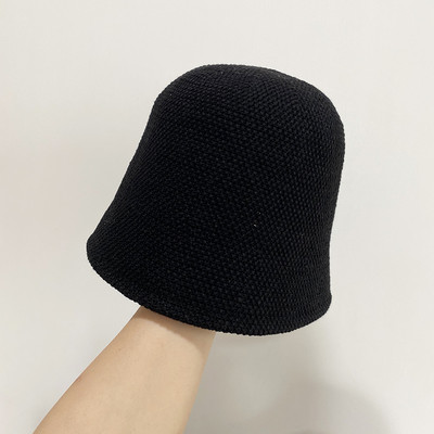 Pălărie modernă pentru femei - un model curat