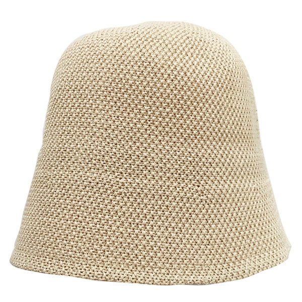 Pălărie modernă pentru femei - un model curat