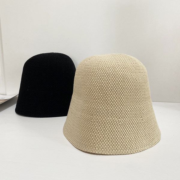 Pălărie modernă pentru femei - un model curat