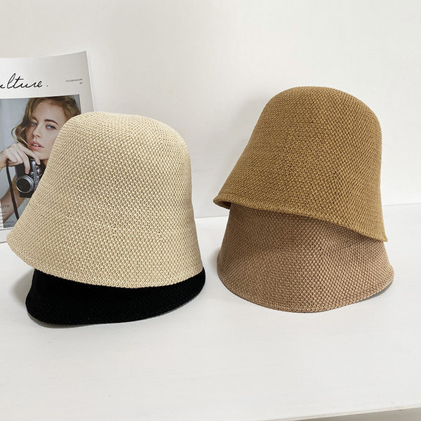 Pălărie modernă pentru femei - un model curat
