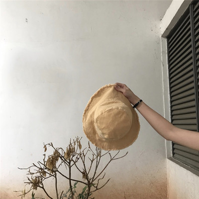 Γυναικείο καπέλο με σκισμένο μοτίβο