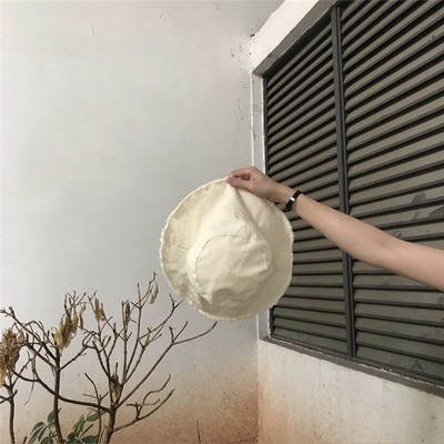 Γυναικείο καπέλο με σκισμένο μοτίβο