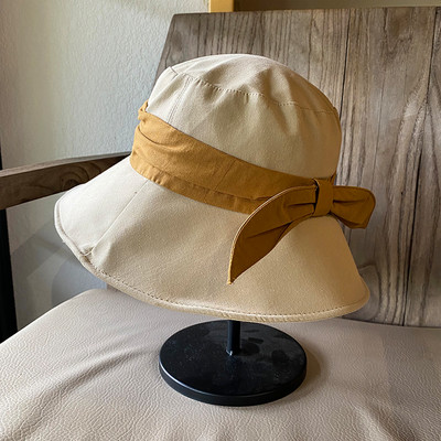 Γυναικείο καπέλο κατάλληλο για το καλοκαίρι με κορδέλα