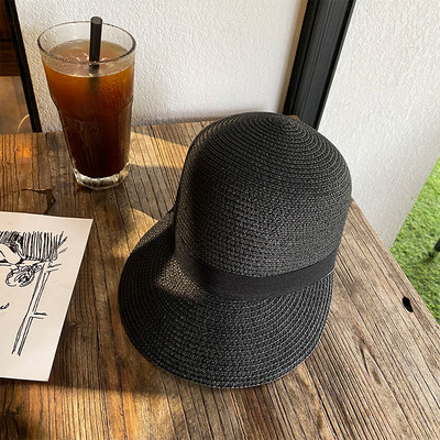 Γυναικείο ψάθινο καπέλο με γείσο σε τέσσερα χρώματα