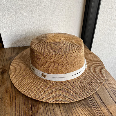 Γυναικείο ψάθινο καπέλο με μεταλλικό στοιχείο σε τρία χρώματα