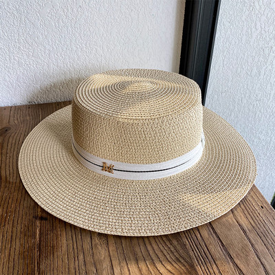 Γυναικείο ψάθινο καπέλο με μεταλλικό στοιχείο σε τρία χρώματα