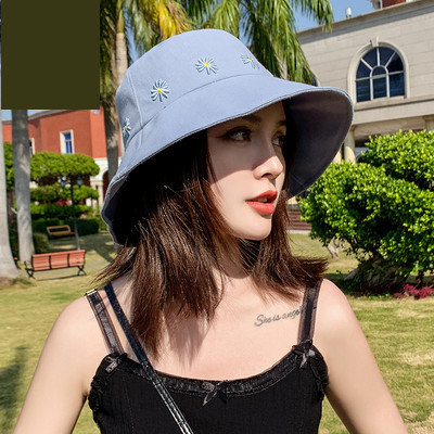 Palarie de dama cu franjuri si broderie de flori