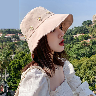 Palarie de dama cu franjuri si broderie de flori