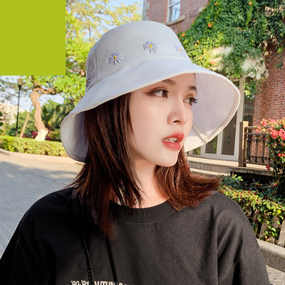 Palarie de dama cu franjuri si broderie de flori