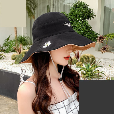 Palarie de dama cu franjuri si broderie de flori