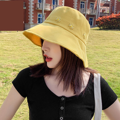 Palarie de dama cu franjuri si broderie de flori