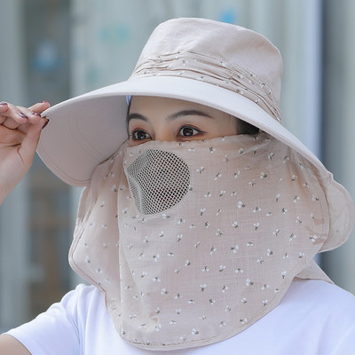 Ležerna ženska kapa sa resama i šal u više boja