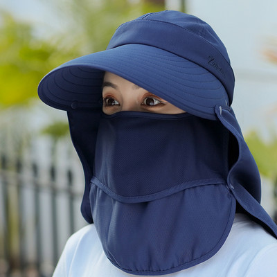 Ležerna ženska kapa sa resama i šal u više boja