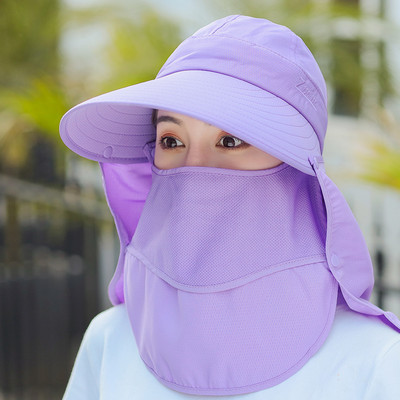 Ležerna ženska kapa sa resama i šal u više boja