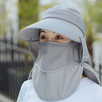 Ležerna ženska kapa sa resama i šal u više boja