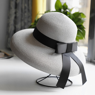 Γυναικείο καπέλο με φαρδύ περιφέρια