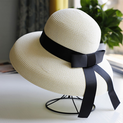 Γυναικείο καπέλο με φαρδύ περιφέρια