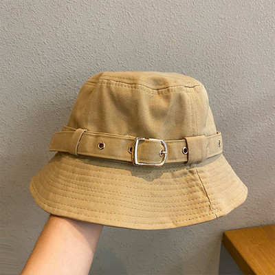 Γυναικείο μοντέρνο καπέλο σε τρία χρώματα με μεταλλικό στοιχείο