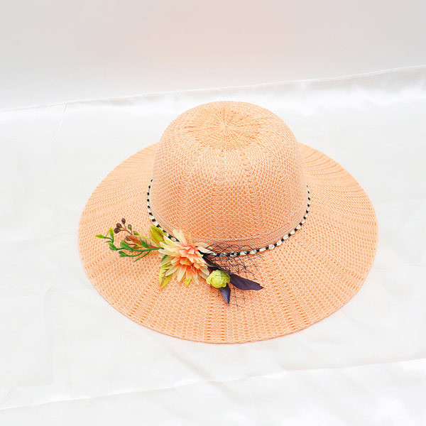 Γυναικείο καπέλο με πολύχρωμα λουλούδια και γείσο