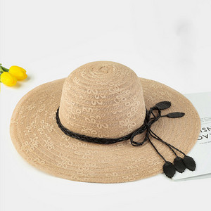 Pălărie de damă modernă cu panglică și franjuri - mai multe modele