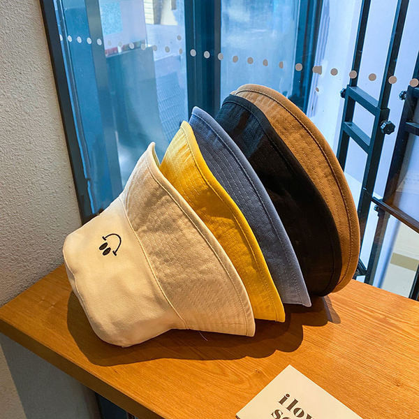 Palarie dama cu broderie - tip idiot