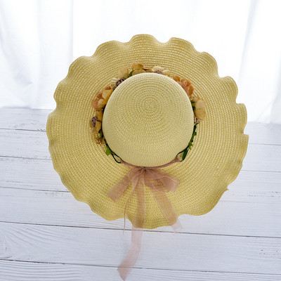 Καλοκαιρθνό γυναικείο καπέλο με κρόσσια και λουλούδια