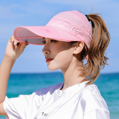 Γυναικείο καπέλο  με γείσο και επιγραφή