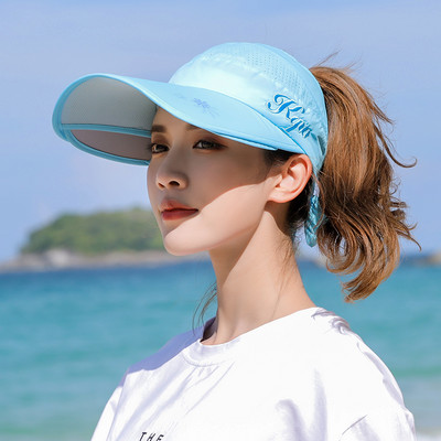 Γυναικείο καπέλο  με γείσο και επιγραφή