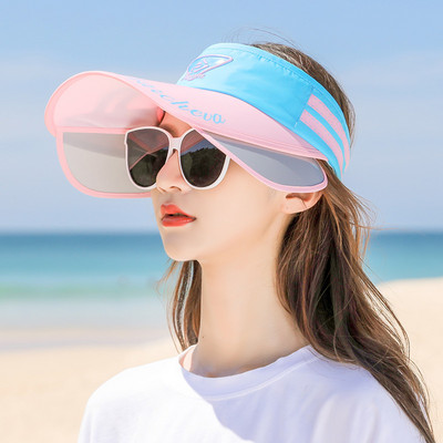 Γυναικείο καπέλο  με γείσο και επιγραφή