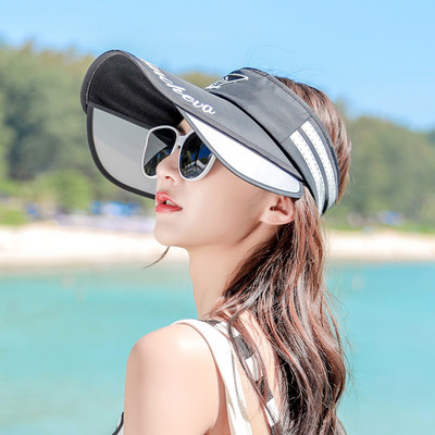 Γυναικείο καπέλο  με γείσο και επιγραφή