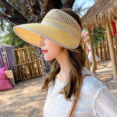 Ψάθινο καπέλο με φαρδύ περιφέρια