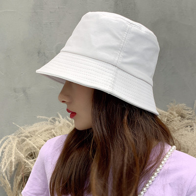 Γυναικείο καπέλο με περιφέρια σε δύο χρώματα