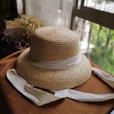 Ženski slamnati šešir u dvije boje