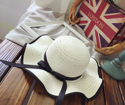 Γυναικείο αντηλιακό ψάθινο καπέλο με κορδέλα