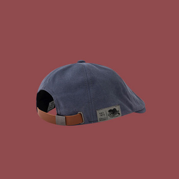 Καπέλο casual με έμβλημα τύπου μπερέ