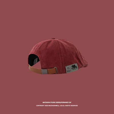 Καπέλο casual με έμβλημα τύπου μπερέ