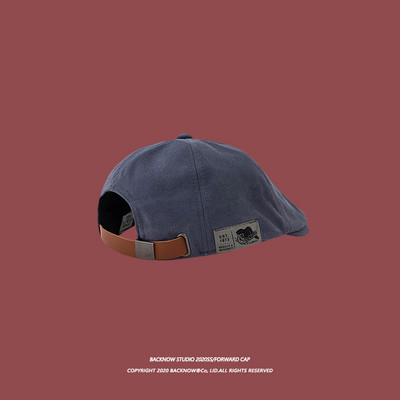 Καπέλο casual με έμβλημα τύπου μπερέ