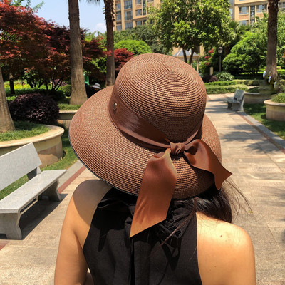 Κομψό γυναικείο καπέλο με περιθώριο και κορδέλα