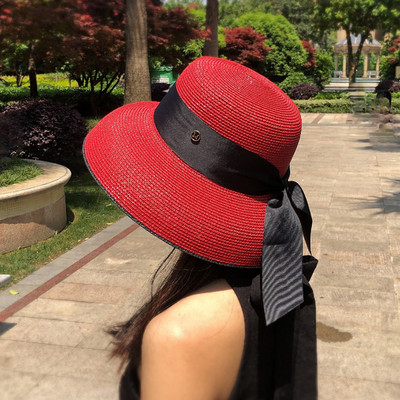 Κομψό γυναικείο καπέλο με περιθώριο και κορδέλα