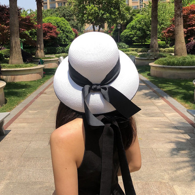 Κομψό γυναικείο καπέλο με περιθώριο και κορδέλα