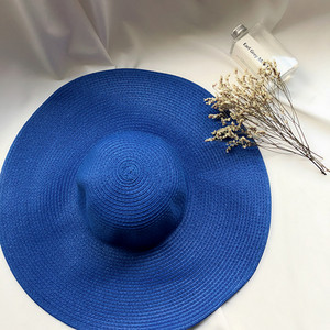 Καλοκαιρινό  ψάθινο καπέλο με φαρδύ περιφέρια