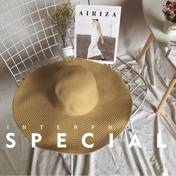 Καλοκαιρινό  ψάθινο καπέλο με φαρδύ περιφέρια