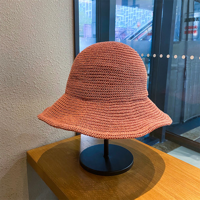 Πλεκτό γυναικείο καπέλο 