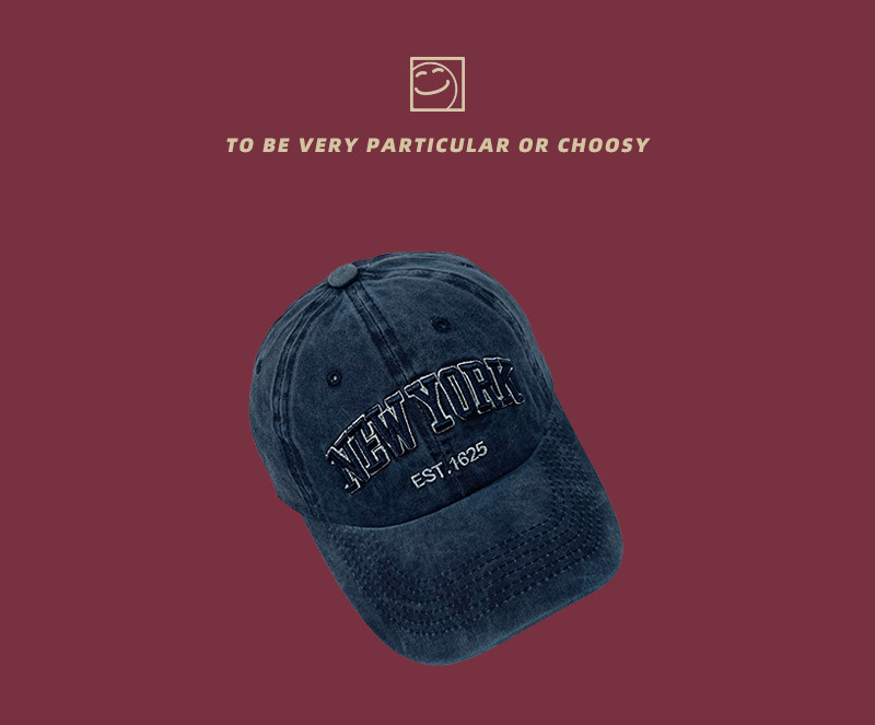 Γυναικείο καπέλο με γείσο και επιγραφή