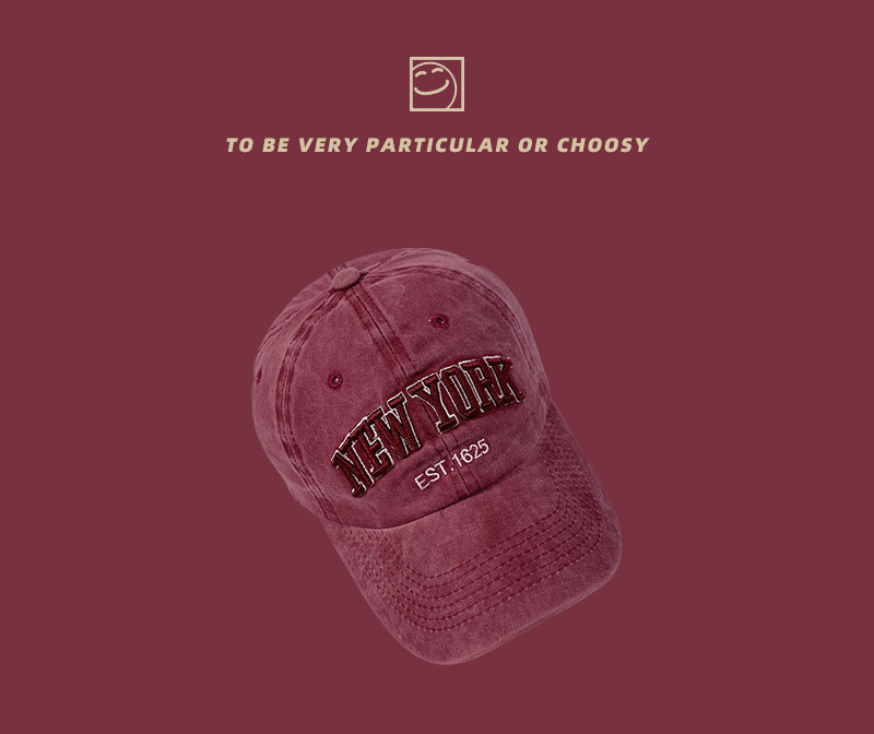 Γυναικείο καπέλο με γείσο και επιγραφή