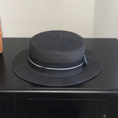 Γυναικείο casual καπέλο με μεταλλικό στοιχείο σε πέντε χρώματα