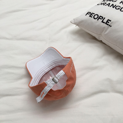 Ρυθμιζόμενο υφασμάτινο καπέλο με γείσο και κέντημα