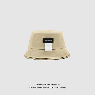 Γυναικείο καπέλο με έμβλημα 