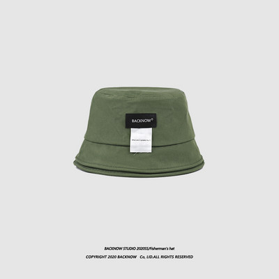 Γυναικείο καπέλο με έμβλημα 