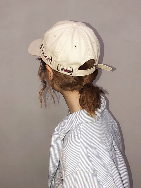 Palarie casual dama cu inscriptie in mai multe culori